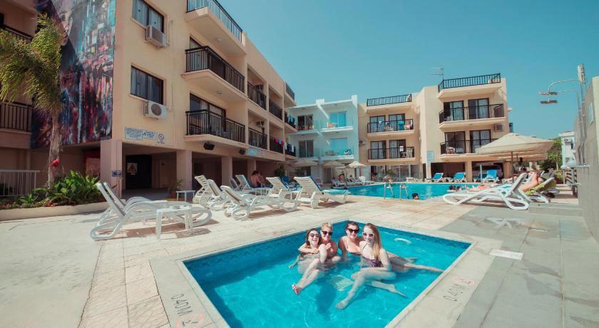 AMaos Hotel Apartments