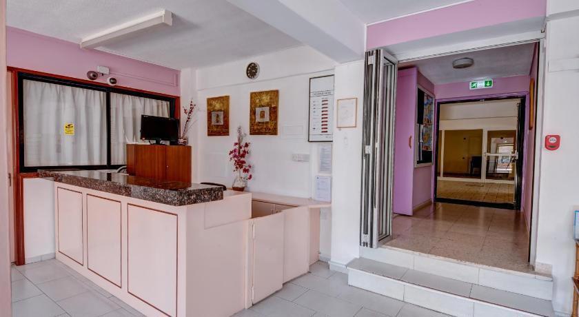 AMaos Hotel Apartments