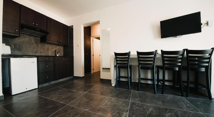 AMaos Hotel Apartments