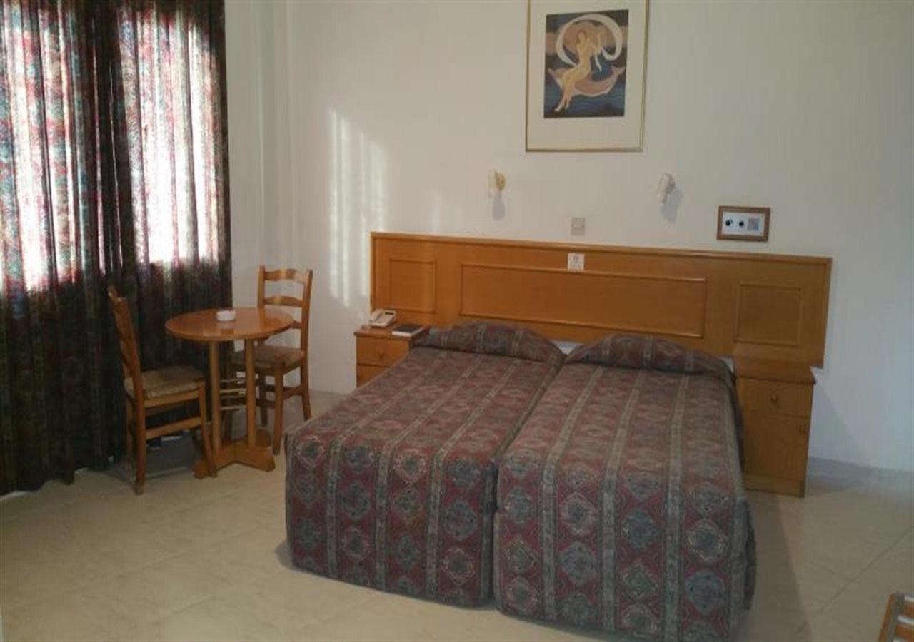 Corallia Beach Hotel Apartments