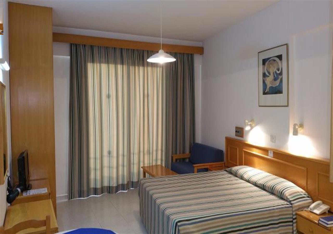 Corallia Beach Hotel Apartments