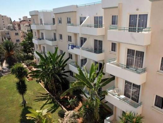 Debbie Xenia Hotel Apartments