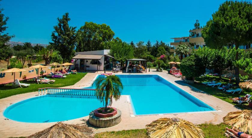 Achousa Hotel