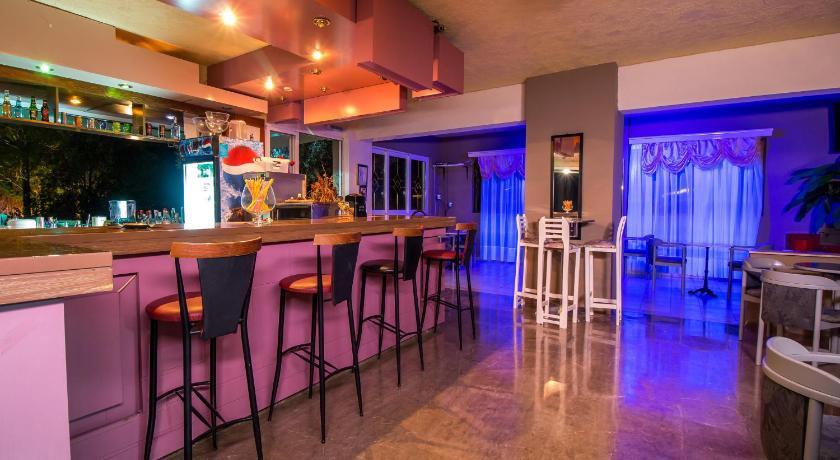 Achousa Hotel