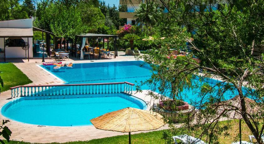 Achousa Hotel