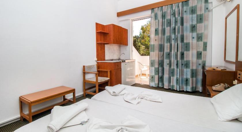 Achousa Hotel