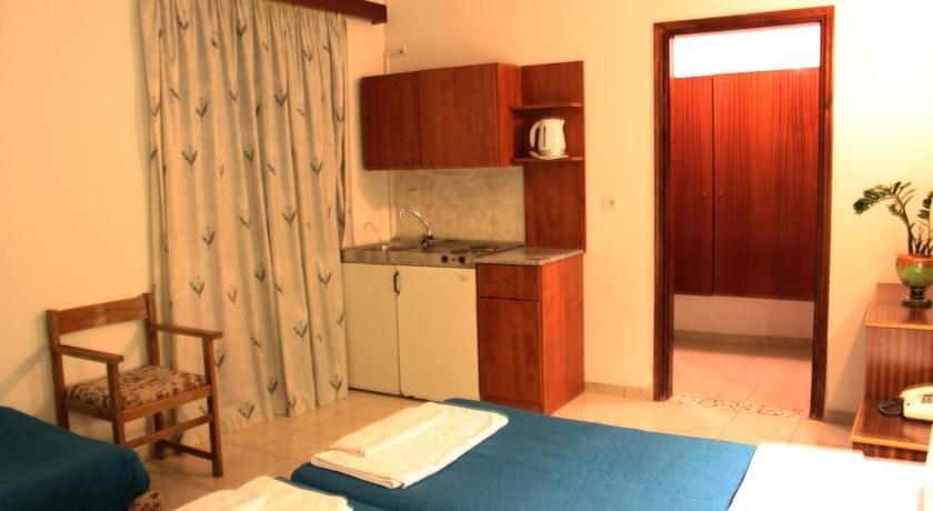 Achousa Hotel
