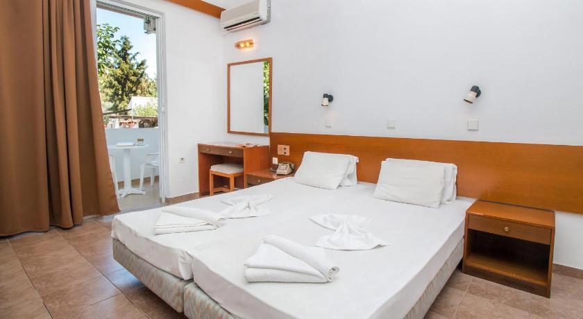 Achousa Hotel