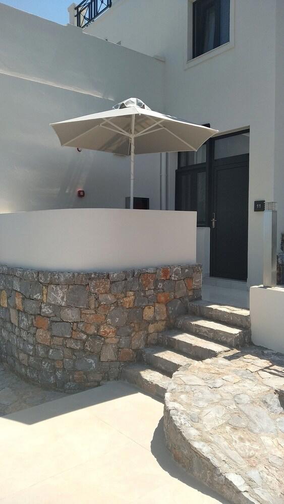 Minois Boutique Hotel
