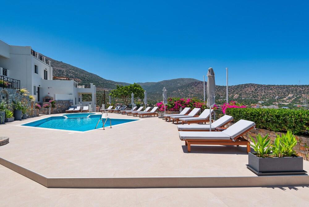 Minois Boutique Hotel