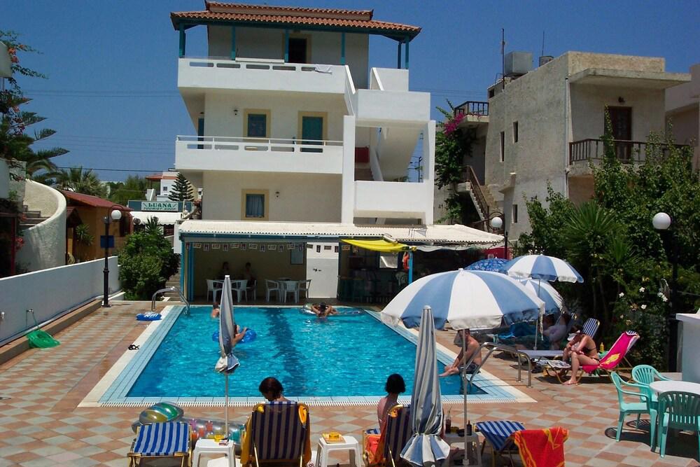 Katia Maria Apartments