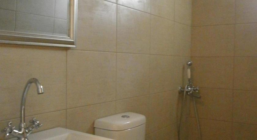Iraklis Apartments