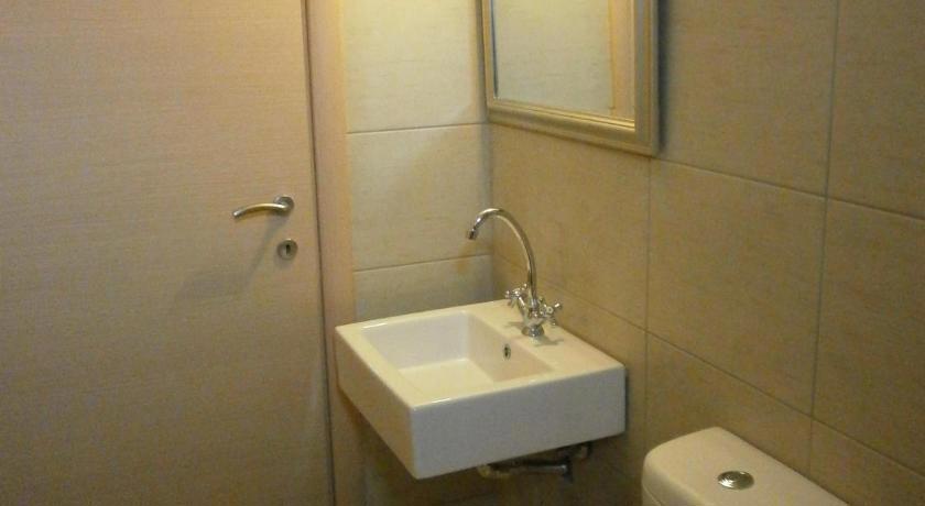 Iraklis Apartments