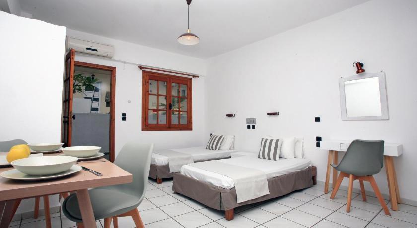 Iraklis Apartments