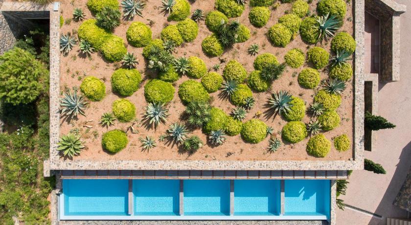 Daios Cove Luxury Resort & Villas