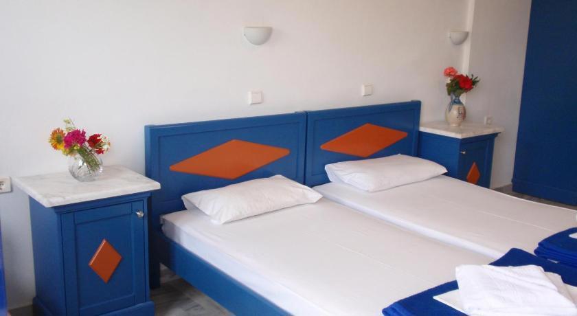 Leonidas Studios & Apartments