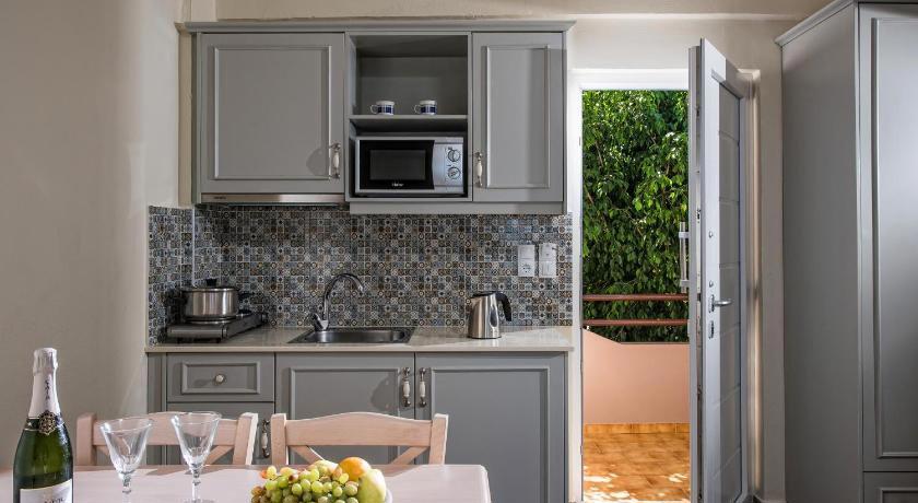 Irida Hotel Apartments