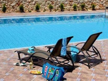 Theros Hotel