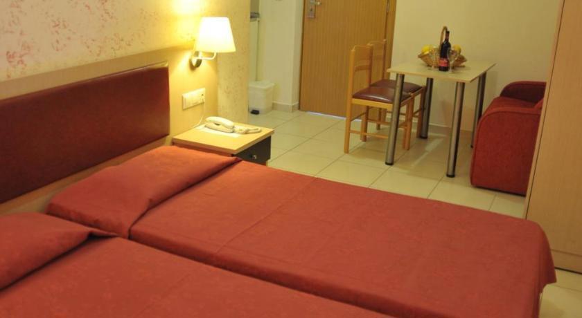 ANSELI HOTEL APARTMENTS AND STUDIOS