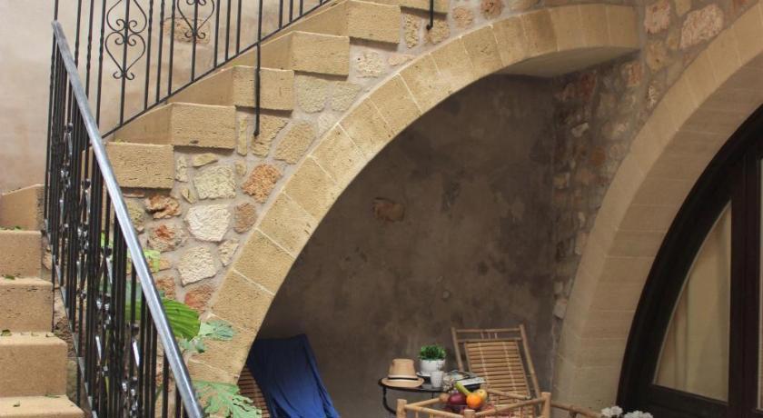 Bozzali Deluxe Hotel