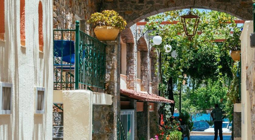 Ammoudara Beach Hotel/Apartments