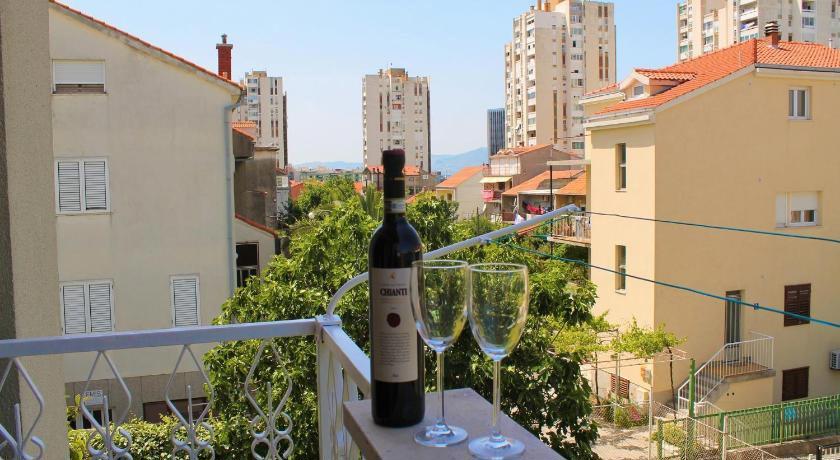 Apartamenti Katija
