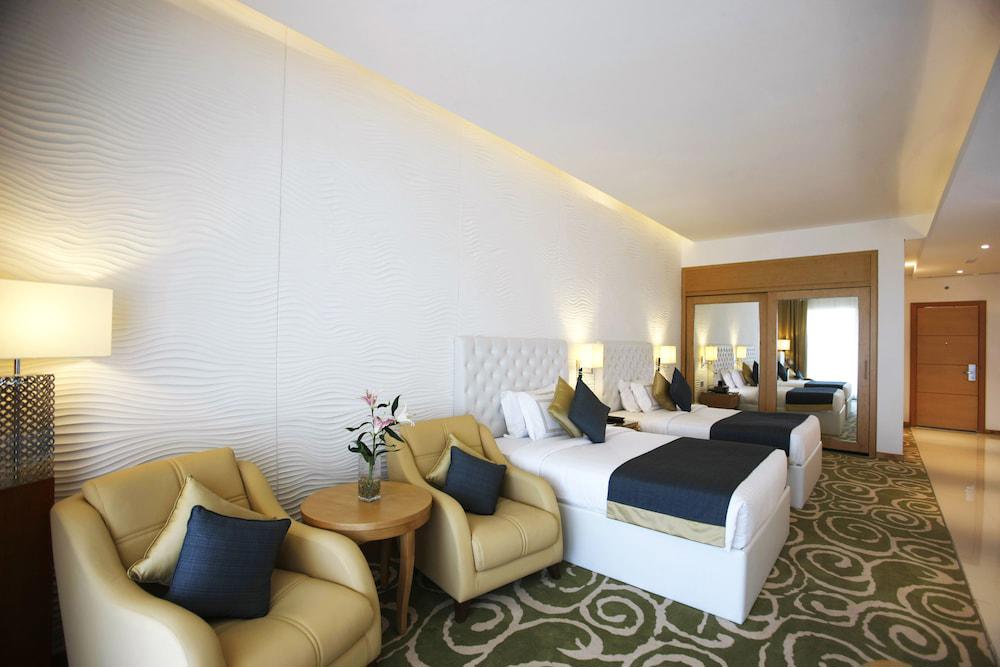 Oceanic Khorfakkan Resort & Spa