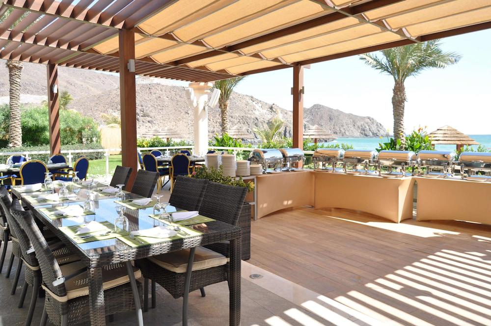 Oceanic Khorfakkan Resort & Spa