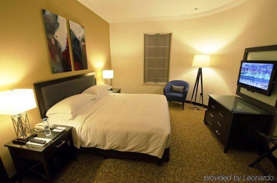 TOWERS ROTANA.