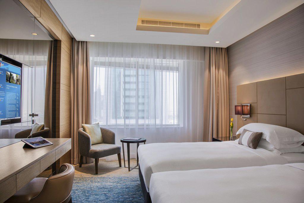 TOWERS ROTANA.