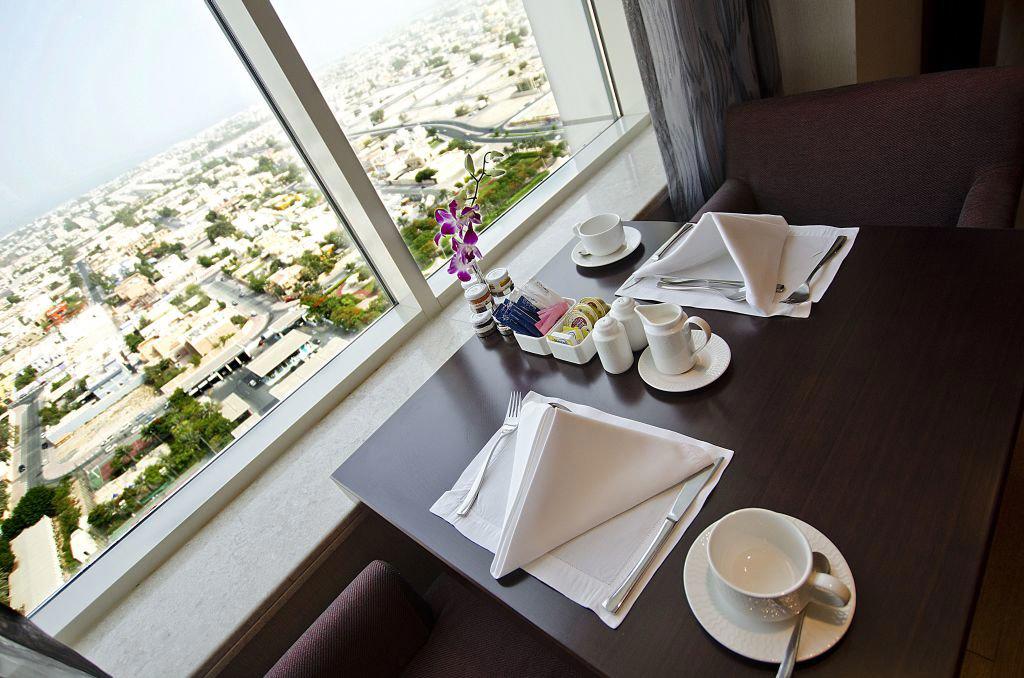 TOWERS ROTANA.