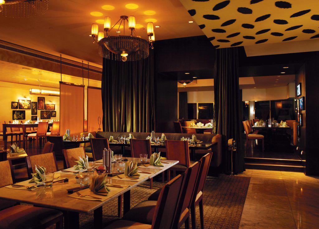 TOWERS ROTANA.
