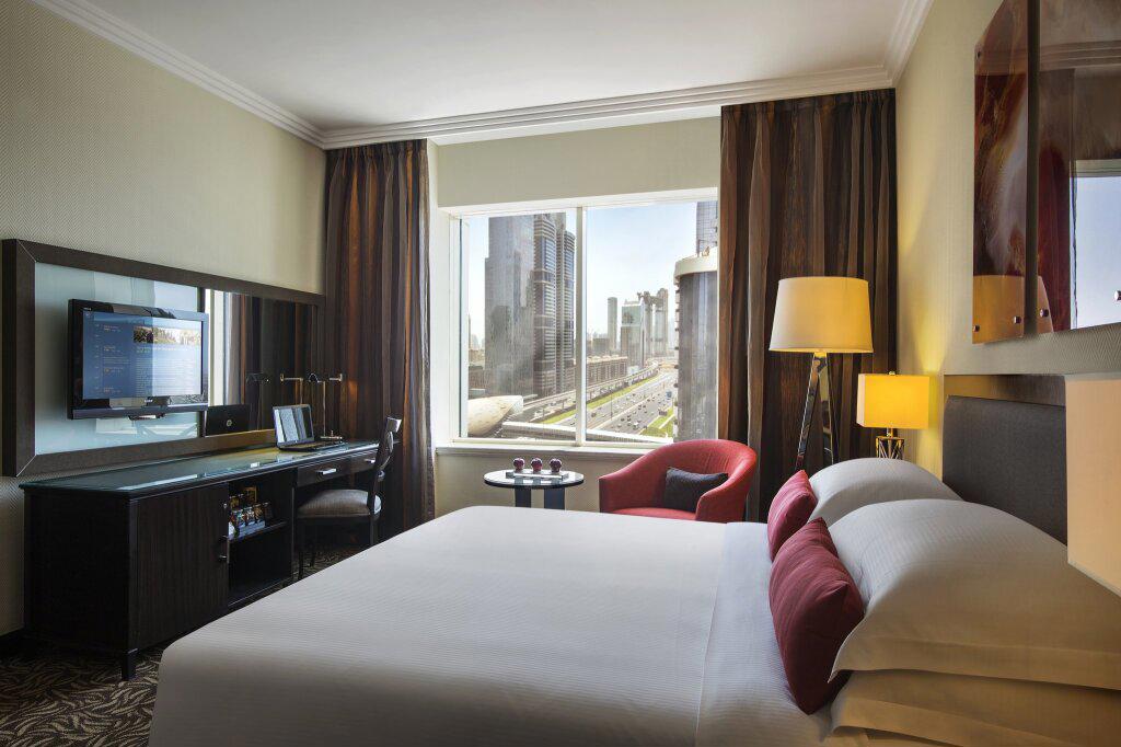 TOWERS ROTANA.