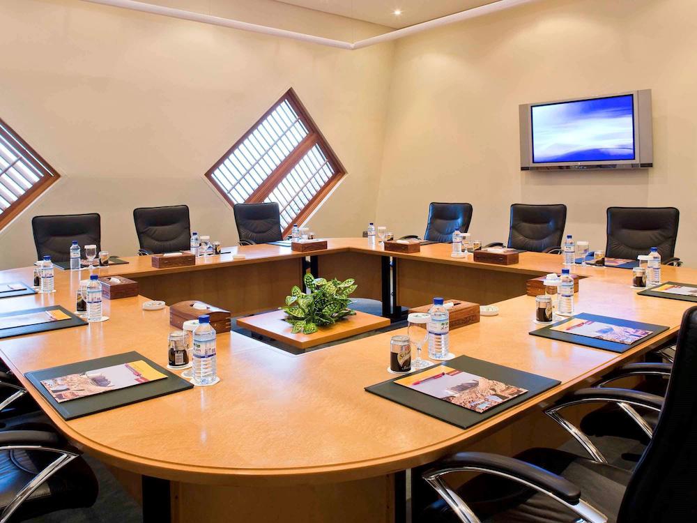 Mercure Grand Jebel Hafeet Al Ain Hotel