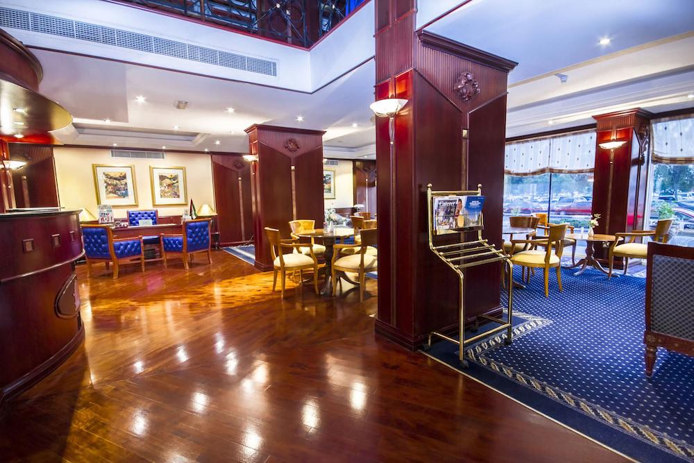 Riviera Hotel