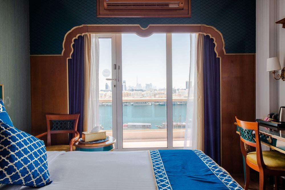 Riviera Hotel