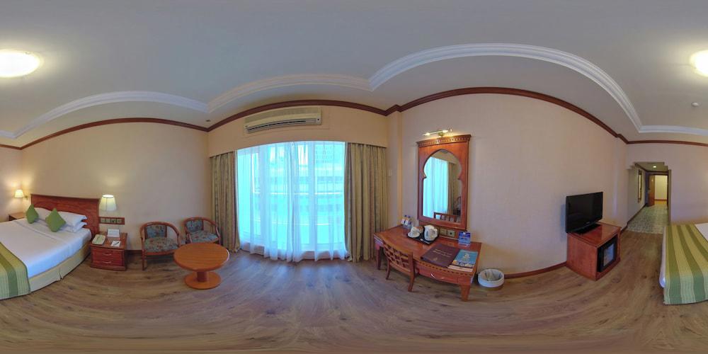 Riviera Hotel