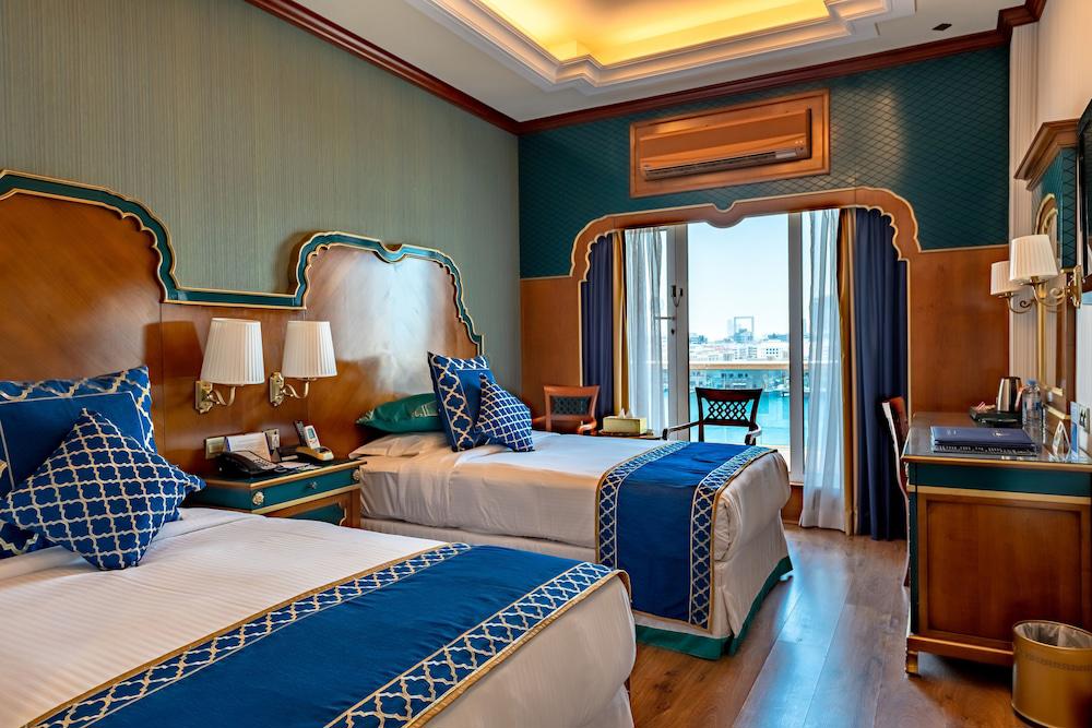Riviera Hotel