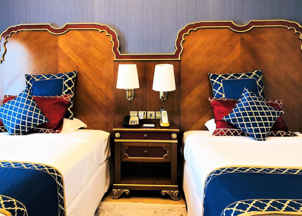 Riviera Hotel