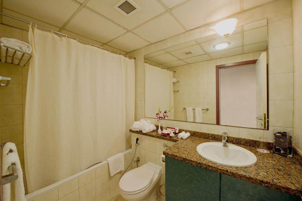 Al Bustan Center & Residence Hotel