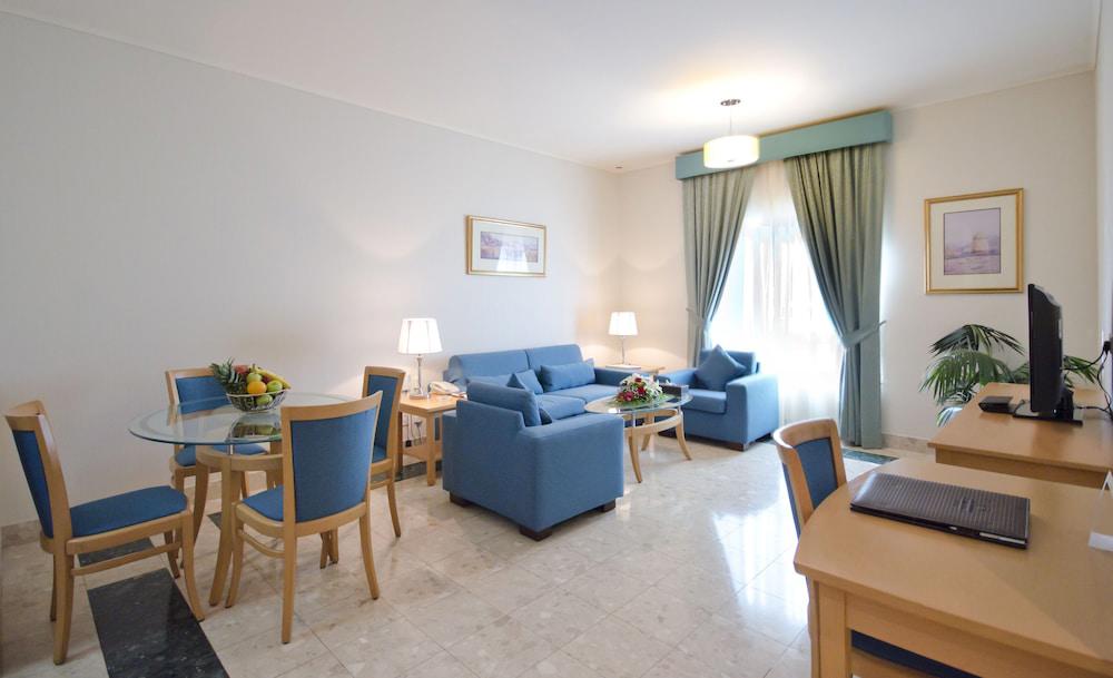 Al Bustan Center & Residence Hotel