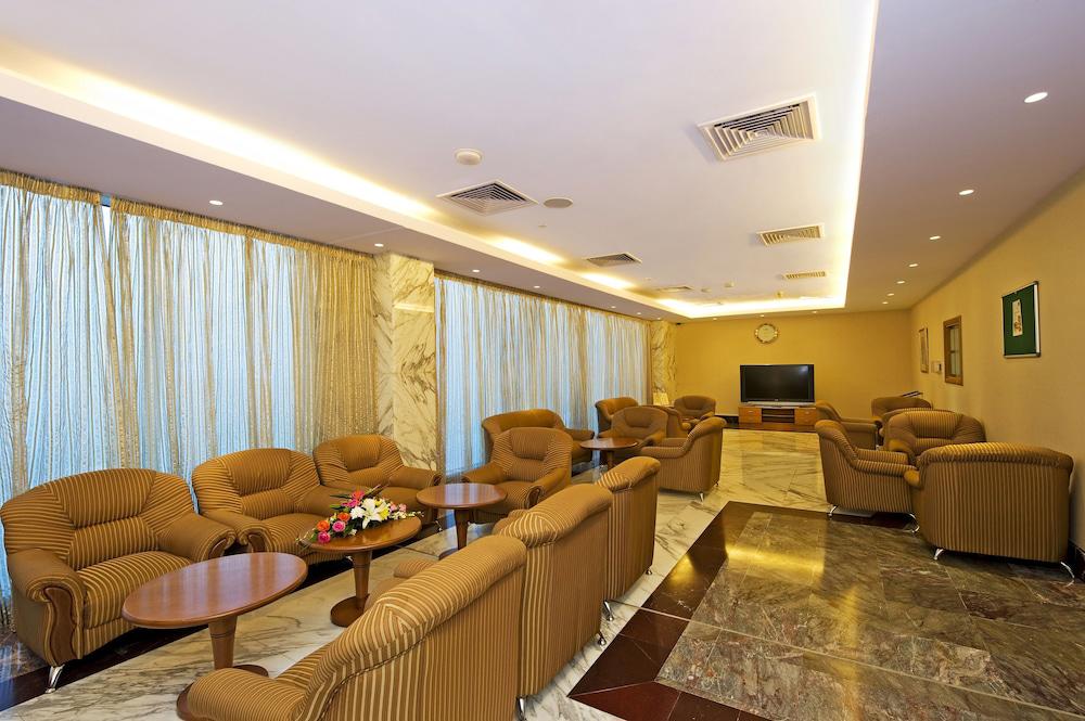 Al Bustan Center & Residence Hotel