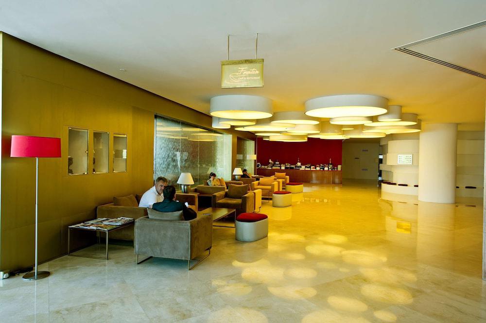 Al Bustan Center & Residence Hotel
