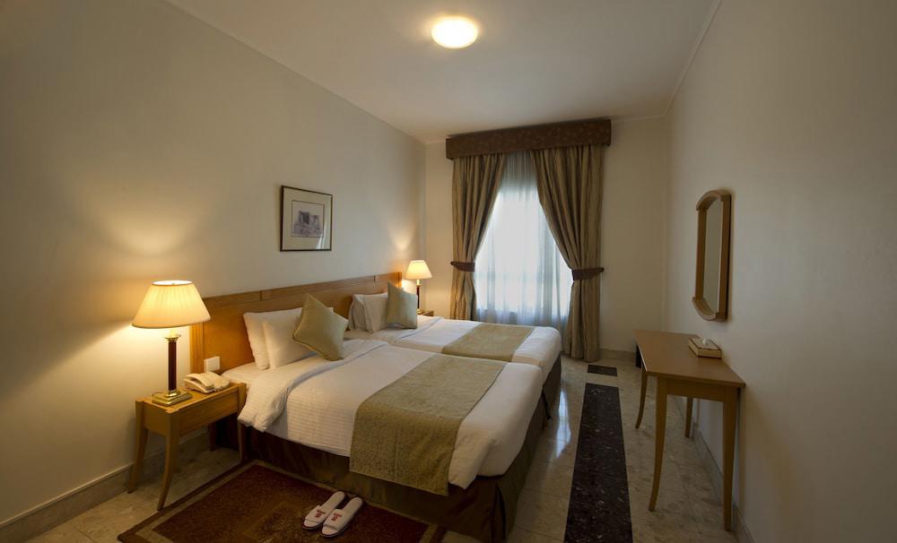 Al Bustan Center & Residence Hotel