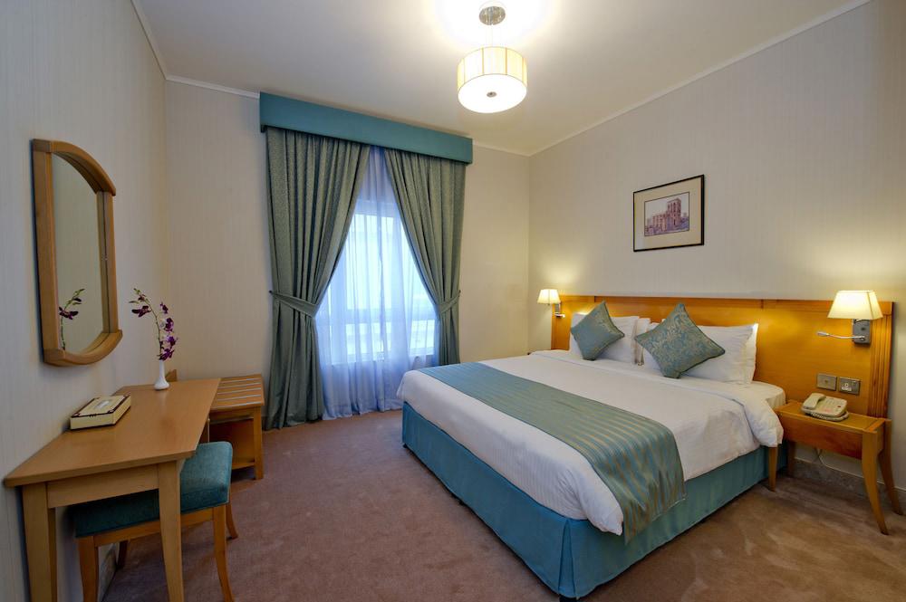 Al Bustan Center & Residence Hotel