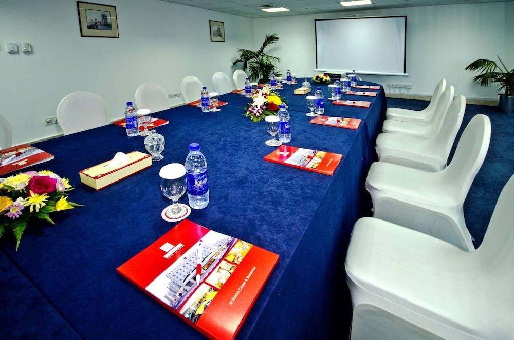 Al Bustan Center & Residence Hotel