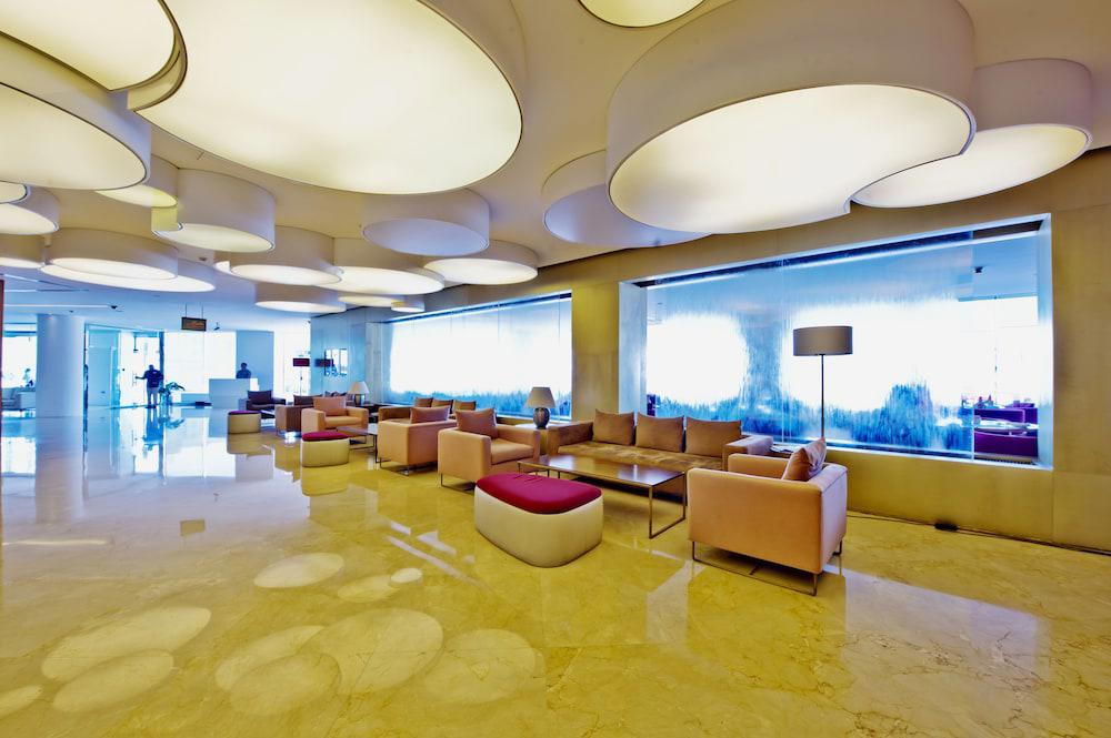 Al Bustan Center & Residence Hotel