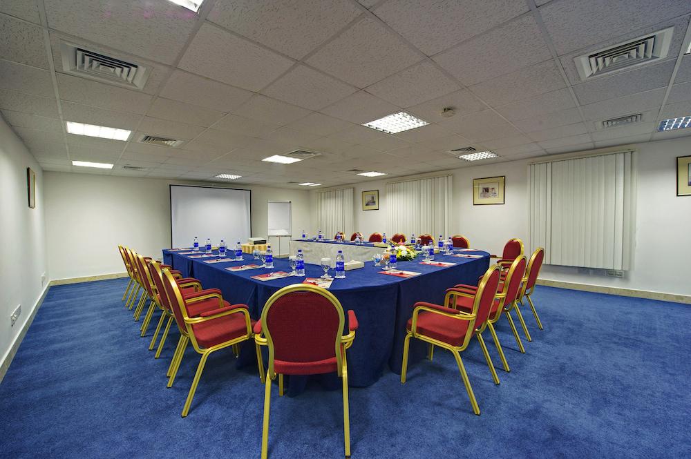 Al Bustan Center & Residence Hotel