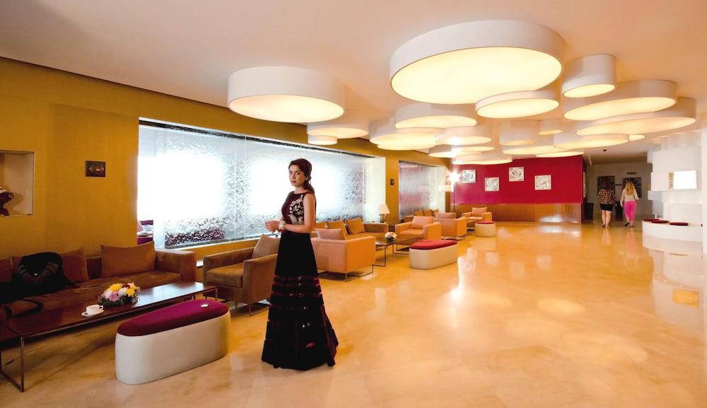 Al Bustan Center & Residence Hotel