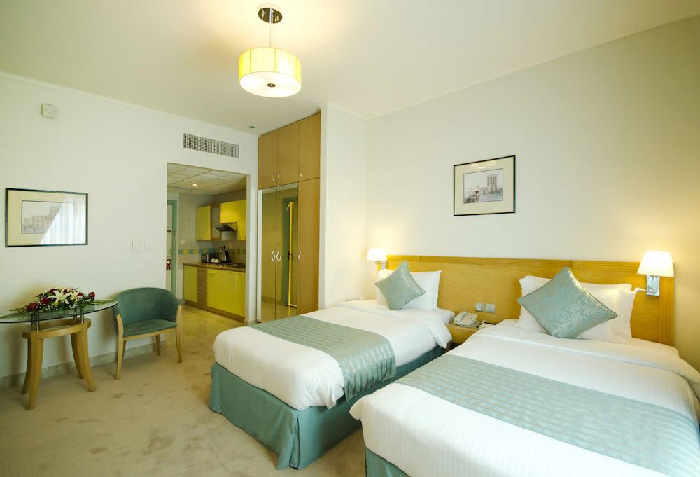 Al Bustan Center & Residence Hotel